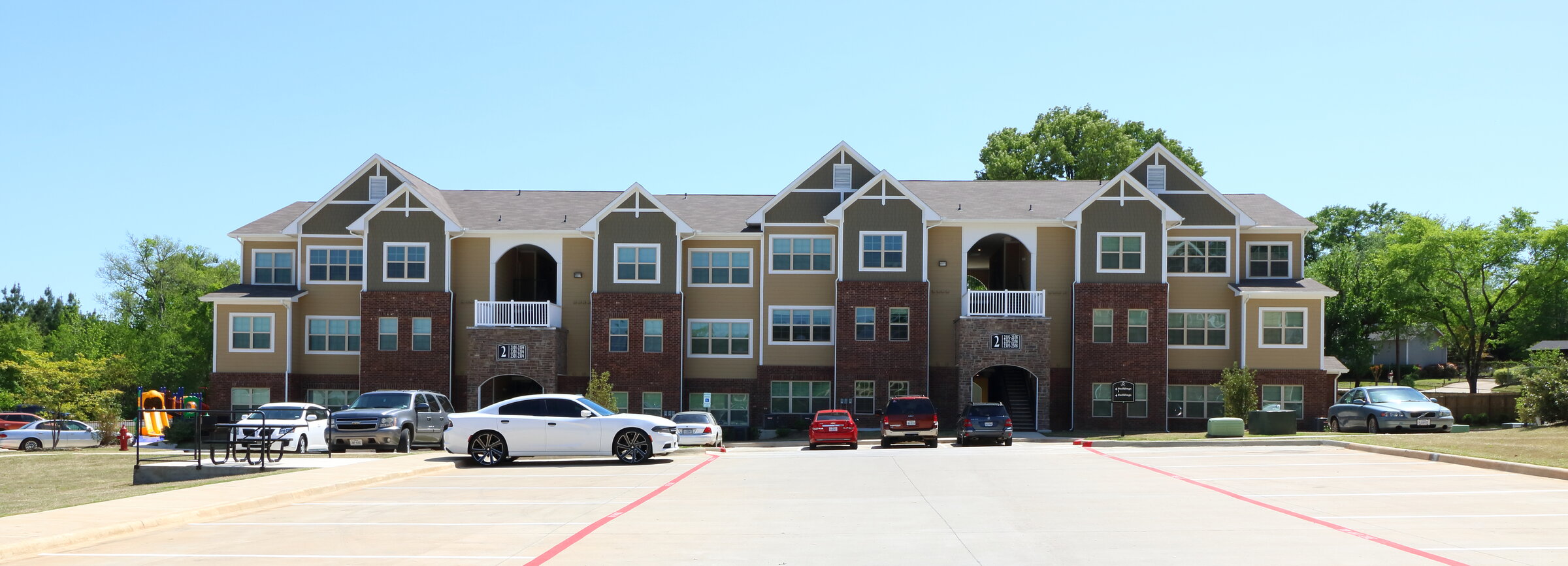 Residences Earl Campbell apartments — exterior