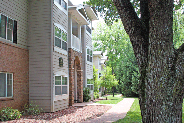 Tuscany Village apartments — community