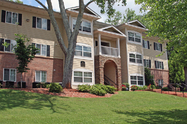 Tuscany Village apartments — community