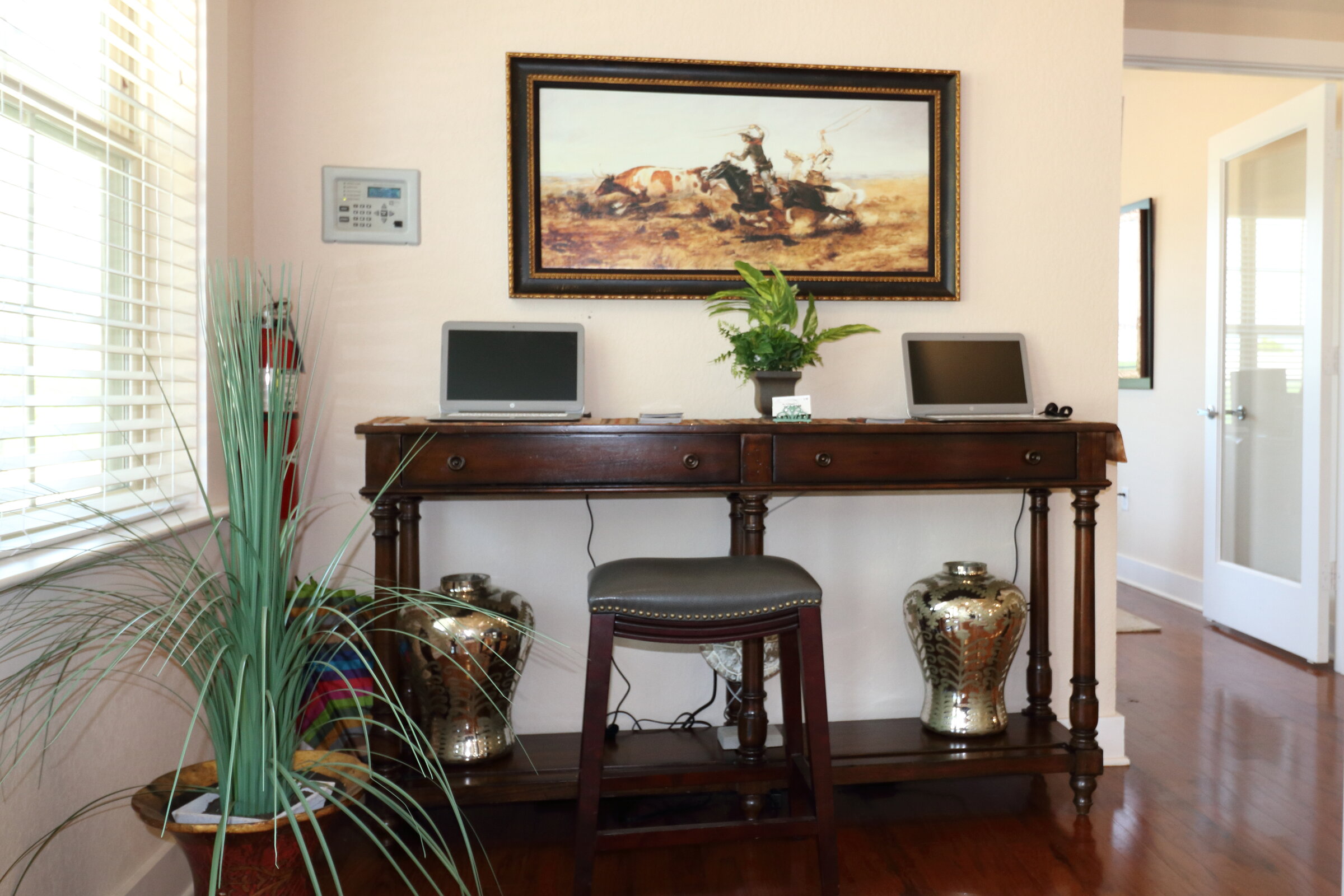 Residences Earl Campbell apartments — interior