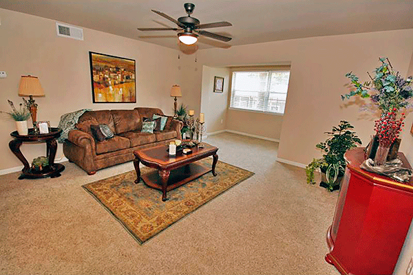 Tuscany Village apartments — community
