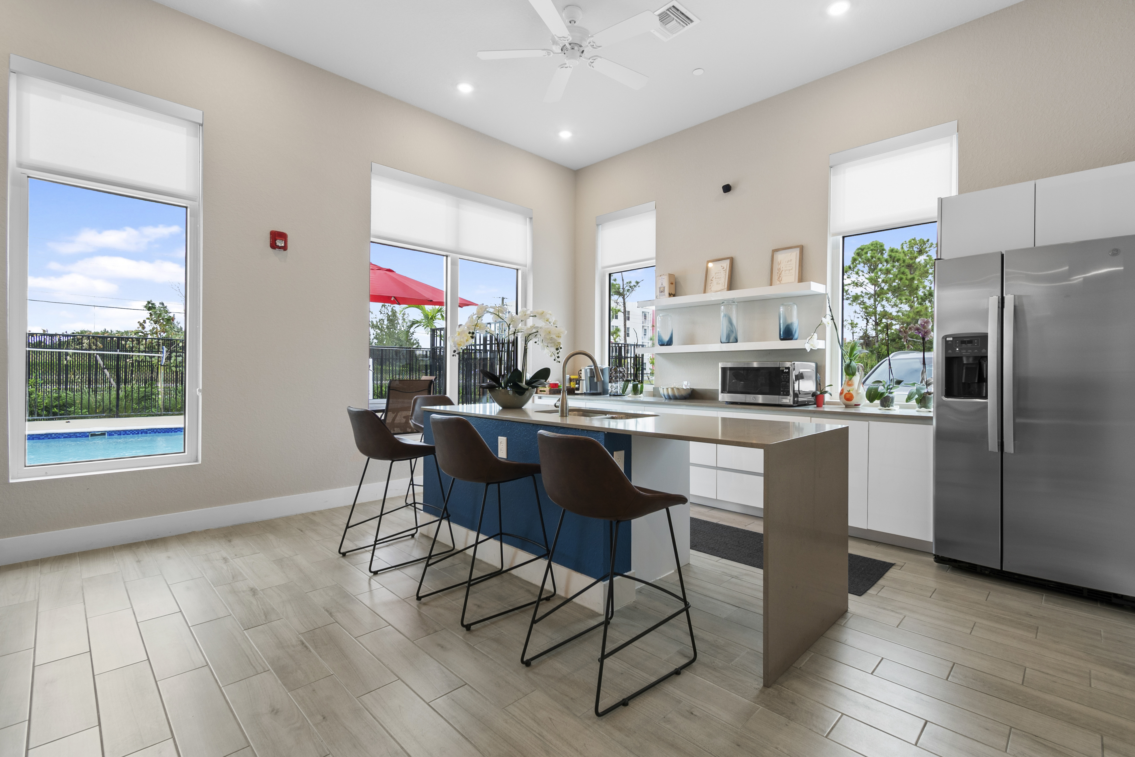 Residences Naranja Lakes apartments — kitchen