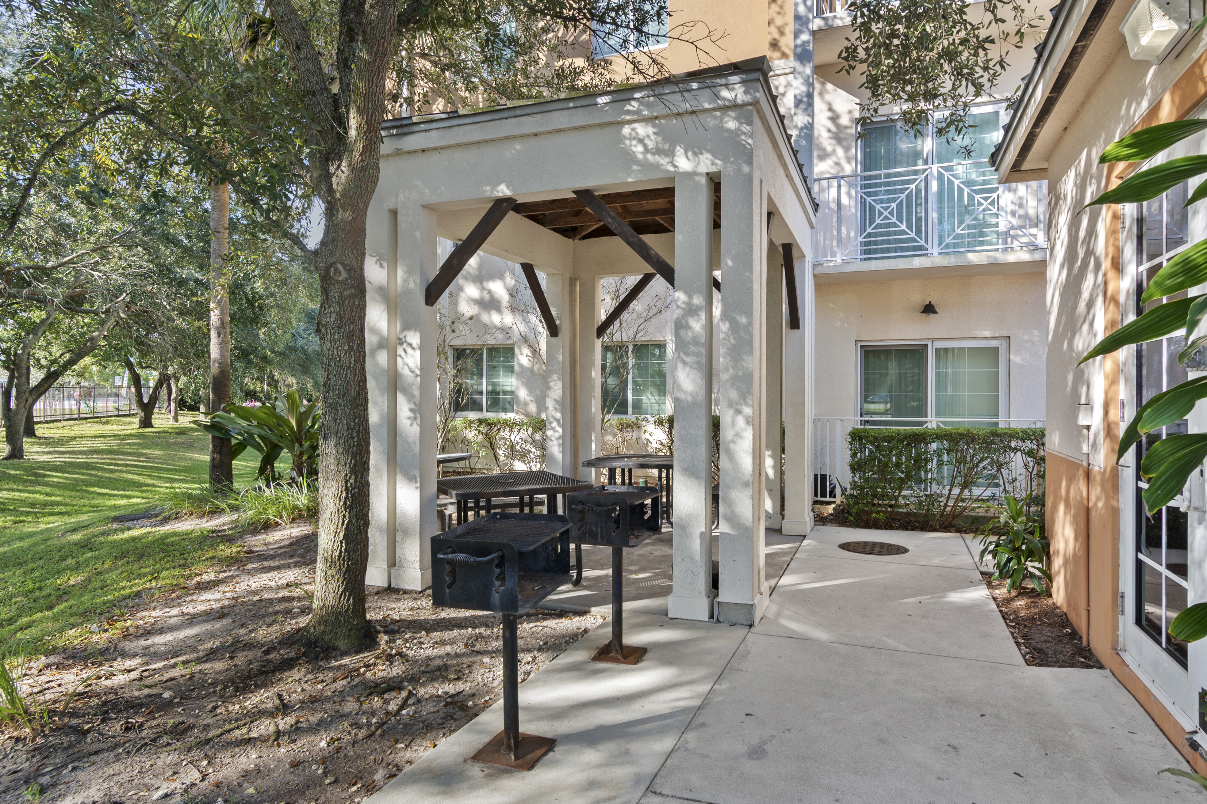 Town Park Crossing apartments — landscape