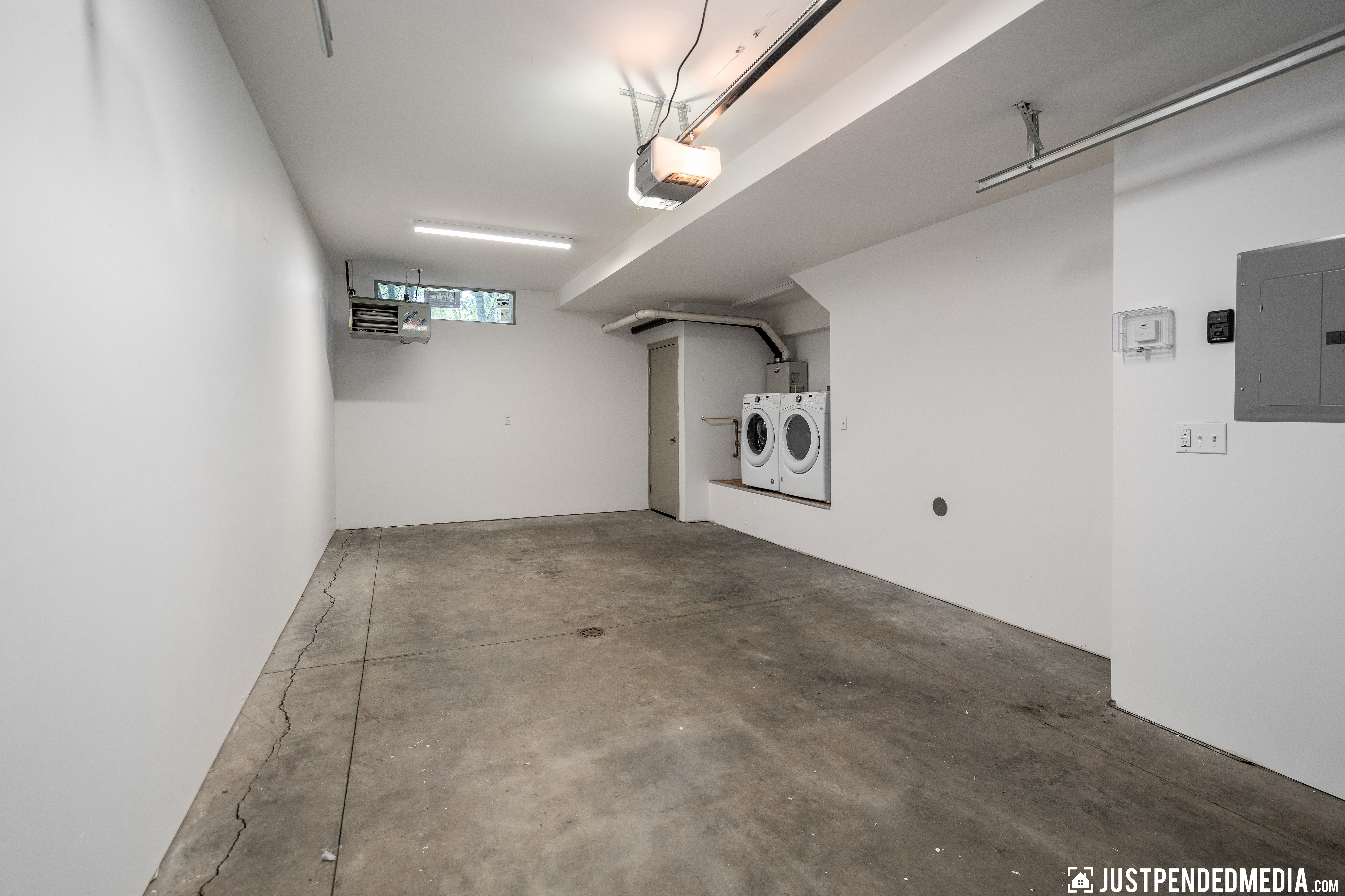 Turnagain Place photo 3