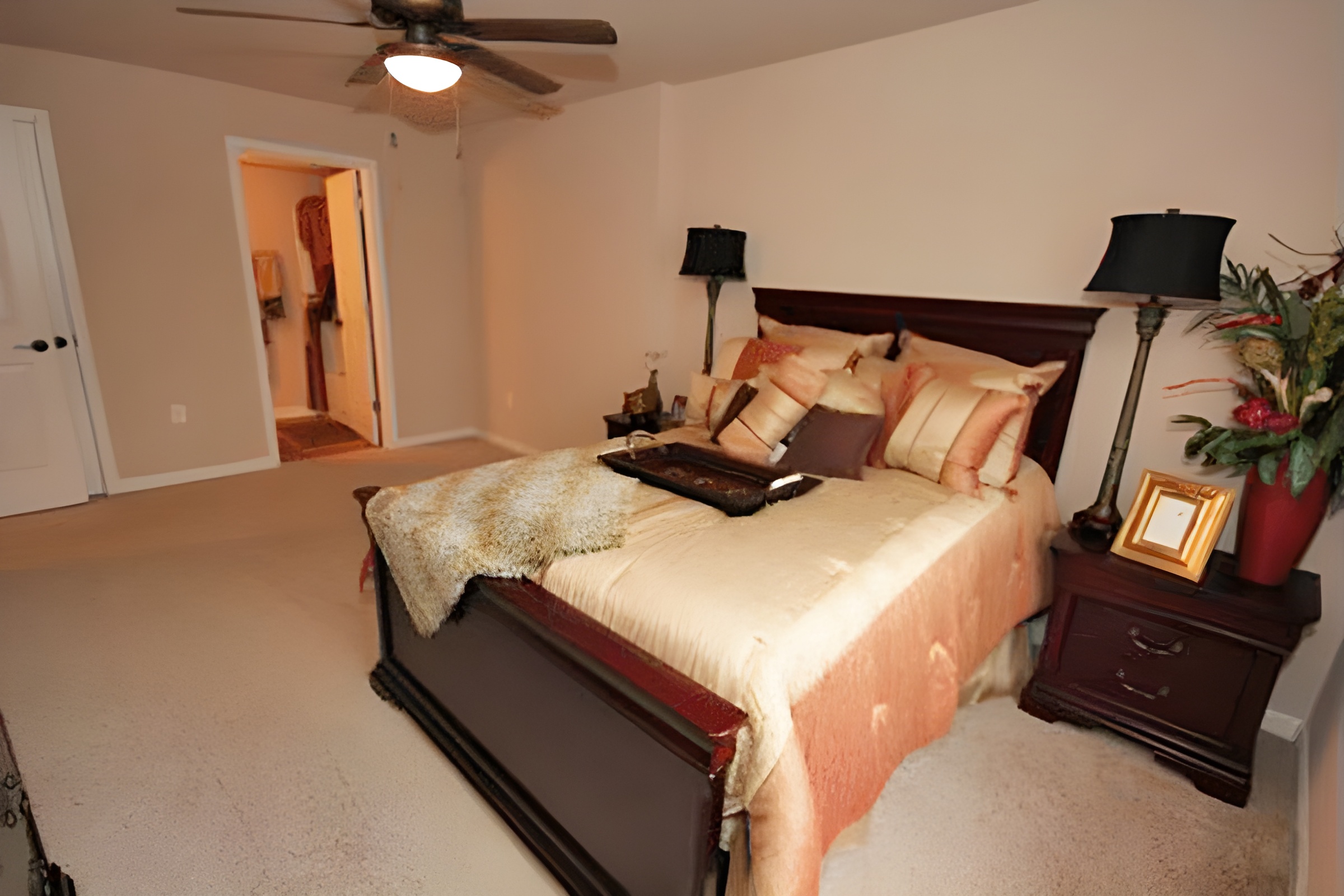 Tuscany Village apartments — community